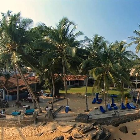 אונה ואטונה Sri Gemunu Beach Resort מראה חיצוני תמונה